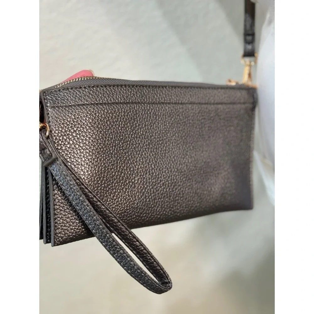 Vegan Leather‎ Grey Shimmer Crossbody Clutch Wristlet Purse Compartments NWT